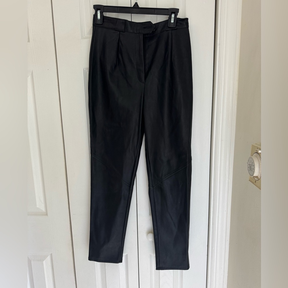 Ontwelfth Elegant Black Women's Cropped Pants